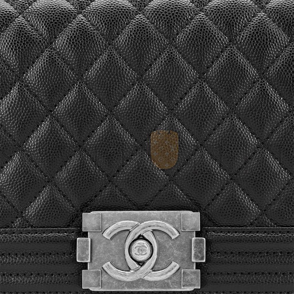 CHANEL MASTER CAVIAR QUILTED MEDIUM BOY FLAP BLACK A67086 (25*15*9cm)